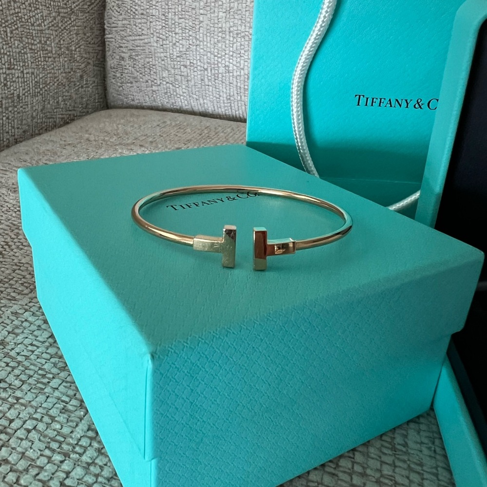 Tiffany & Co. Elegant Gold Bracelet